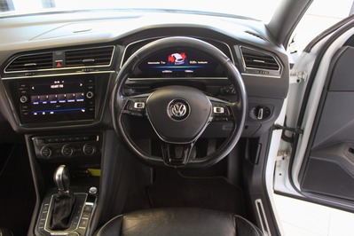 2018 VOLKSWAGEN TIGUAN, White, 177940Kms, Automatic, SUV, Petrol, R299 900, Wingfield CYD