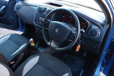 2015 RENAULT SANDERO, Blue, 144137Kms, Manual, Hatchback, Petrol, R99 900, Wingfield CYD