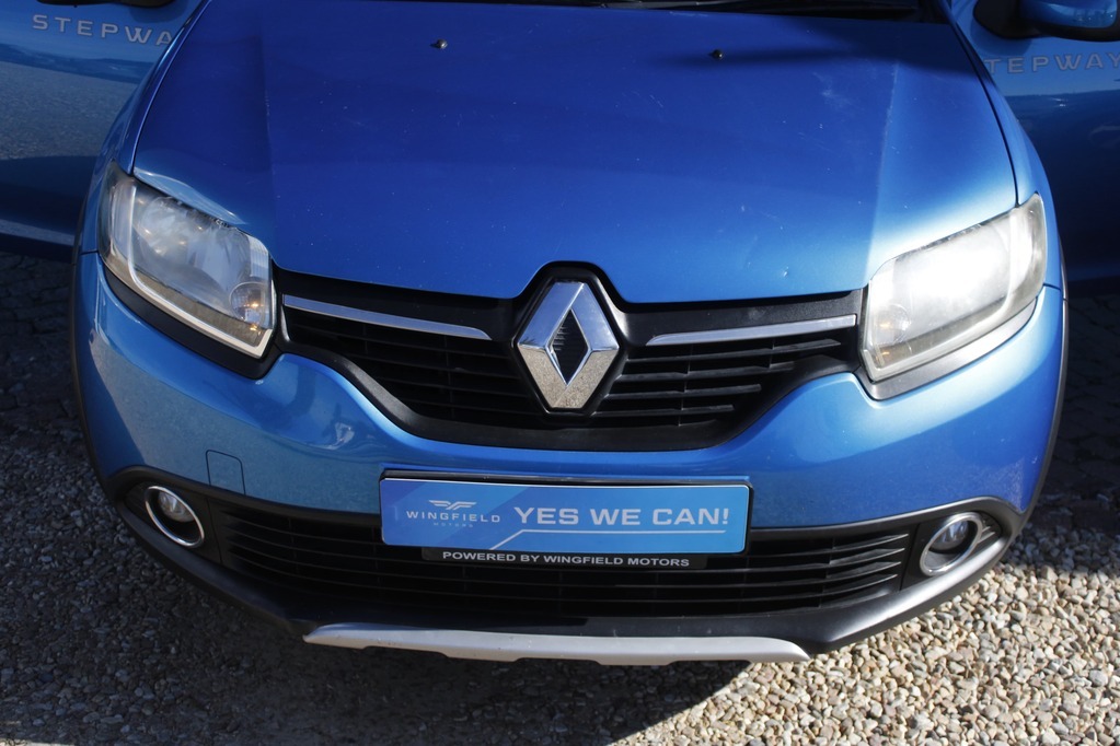 2015 RENAULT SANDERO, Blue, 144137Kms, Manual, Hatchback, Petrol, R99 900, Wingfield CYD
