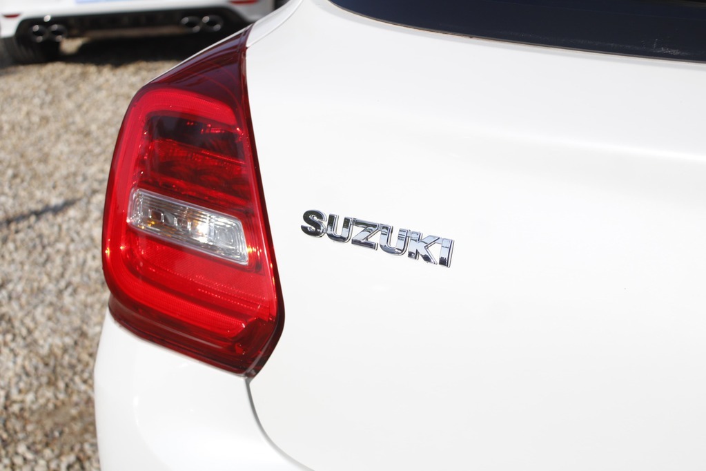 2019 SUZUKI SWIFT, White, 172974Kms, Manual, Hatchback, Petrol, R119 900, Wingfield CYD