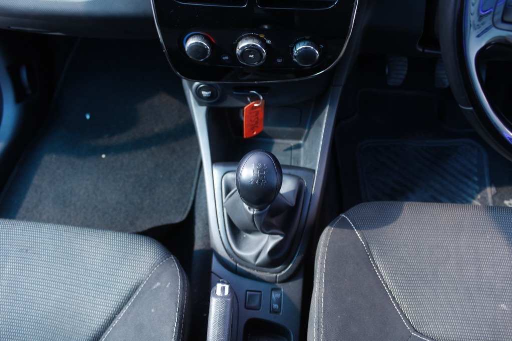 2015 RENAULT CLIO IV, Charcoal, 174956Kms, Manual, Hatchback, Petrol, R109 900, Wingfield CYD