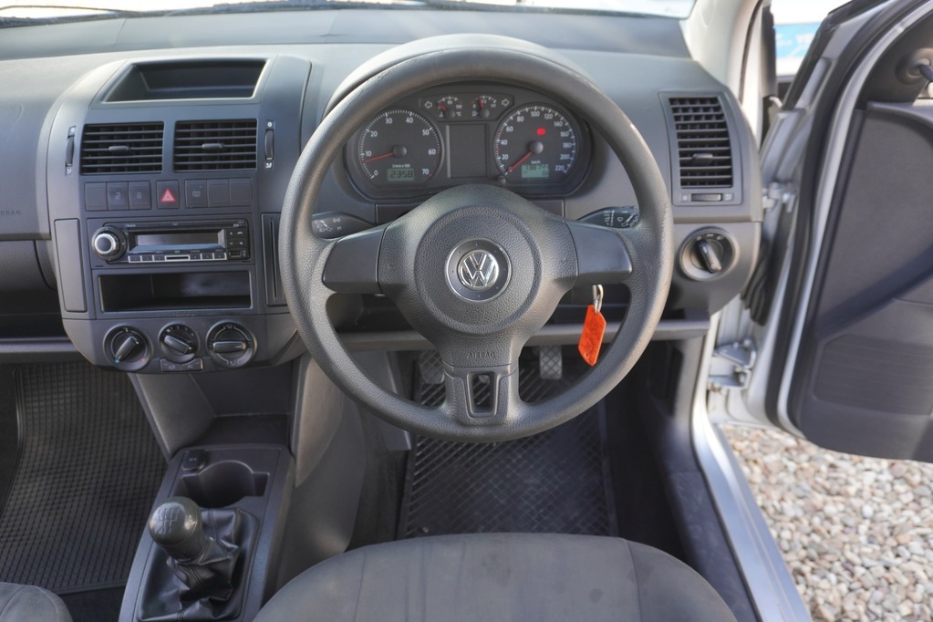 2014 VOLKSWAGEN POLO VIVO, Silver, 138681Kms, Manual, Hatchback, Petrol, R119 900, Wingfield CYD