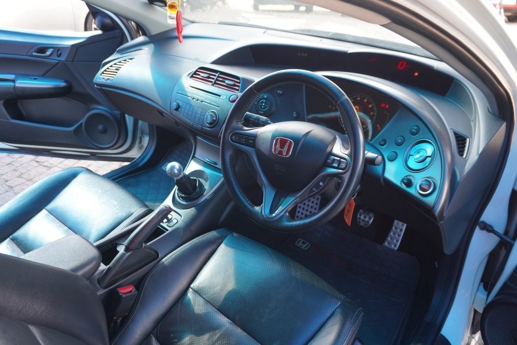 2011 HONDA CIVIC, White, 243891Kms, Manual, Hatchback, Petrol, R79 900, Wingfield CYD