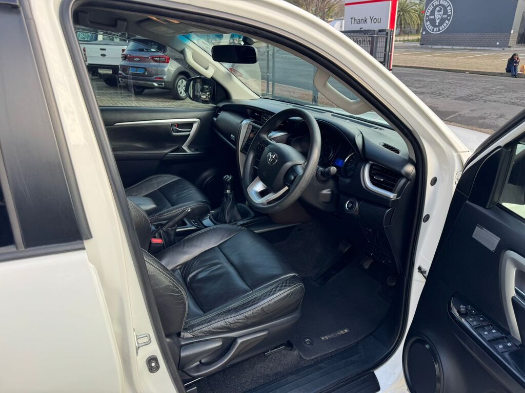 TOYOTA FORTUNER FORTUNER 2.4GD-6 R/B