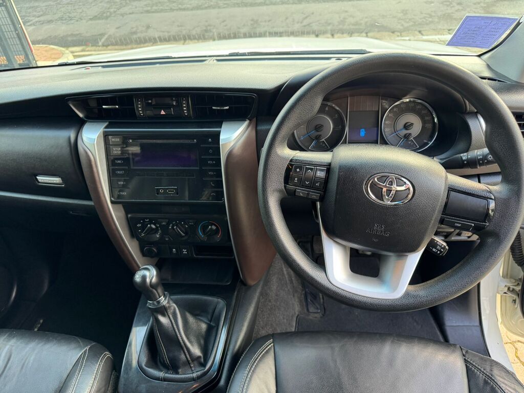 TOYOTA FORTUNER FORTUNER 2.4GD-6 R/B