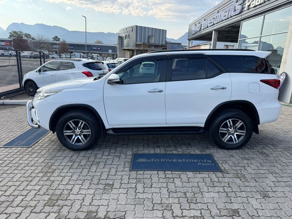 TOYOTA FORTUNER FORTUNER 2.4GD-6 R/B