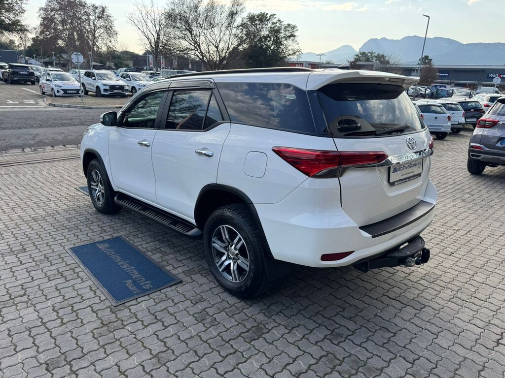 TOYOTA FORTUNER FORTUNER 2.4GD-6 R/B