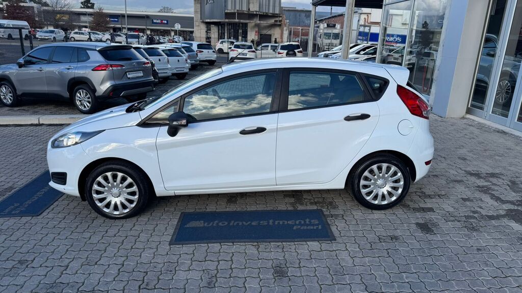 FORD FIESTA FIESTA 1.4 AMBIENTE 5 Dr - 2