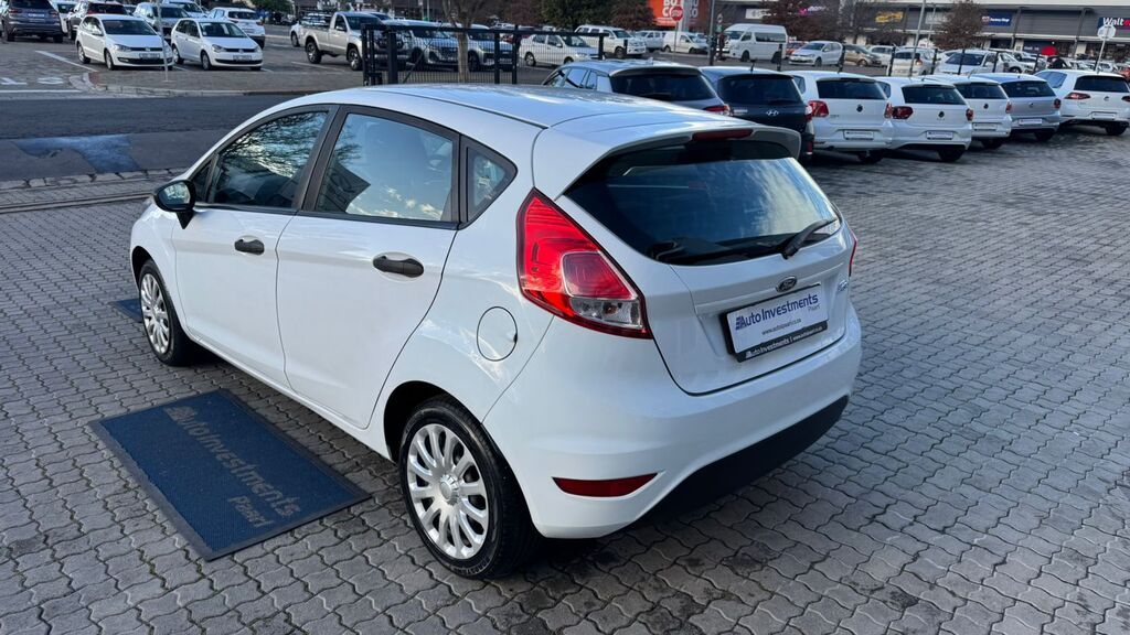 FORD FIESTA FIESTA 1.4 AMBIENTE 5 Dr - 5