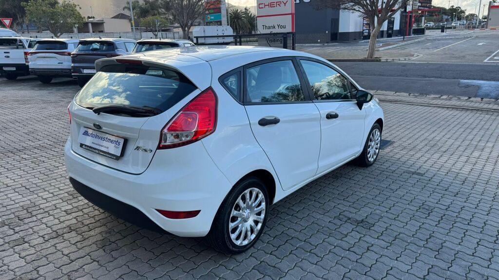 FORD FIESTA FIESTA 1.4 AMBIENTE 5 Dr - 8