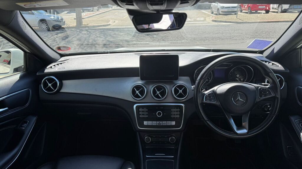 MERCEDES-BENZ GLA GLA 200 - 8