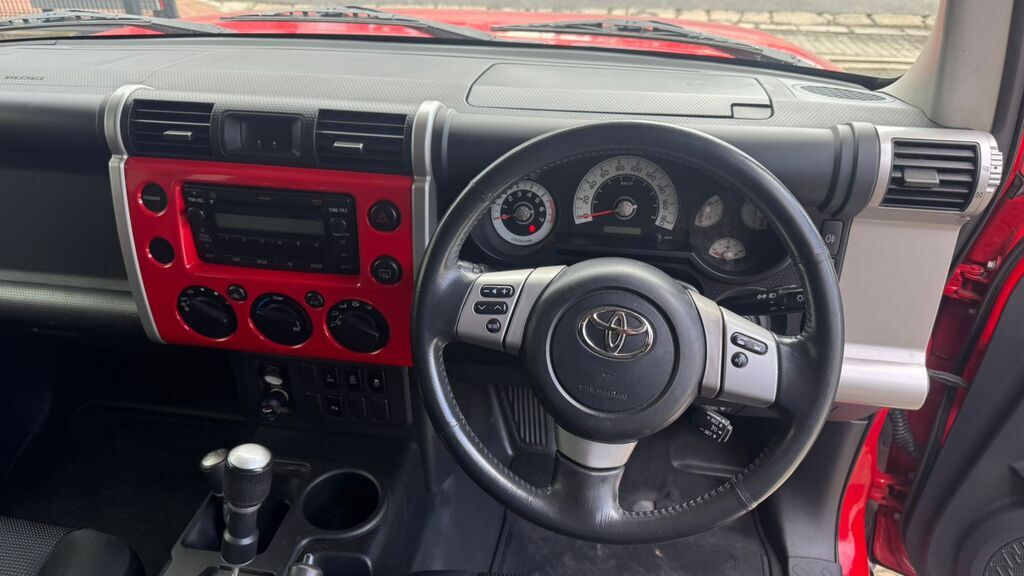 TOYOTA LANDCRUISER FJ CRUISER 4.0 V6 - 9