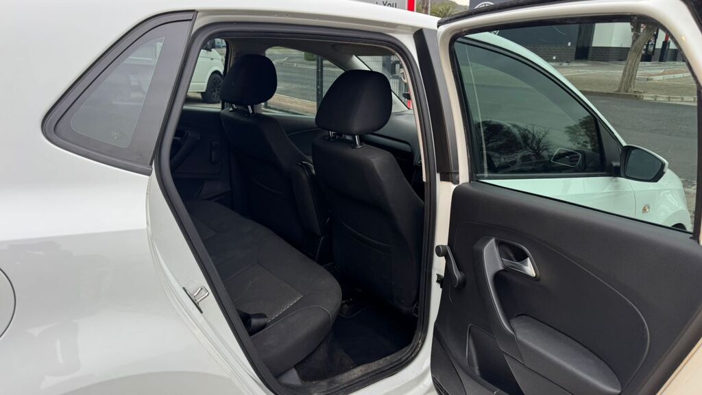 VOLKSWAGEN POLO VIVO POLO VIVO 1.6 HIGHLINE (5DR)