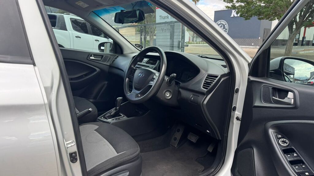 HYUNDAI I20 i20 1.4 FLUID A/T - 11