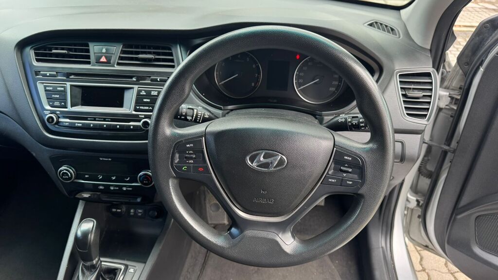 HYUNDAI I20 i20 1.4 FLUID A/T - 12