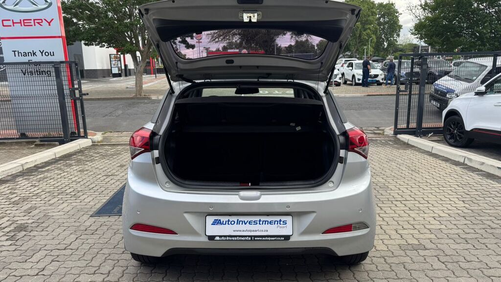 HYUNDAI I20 i20 1.4 FLUID A/T - 9