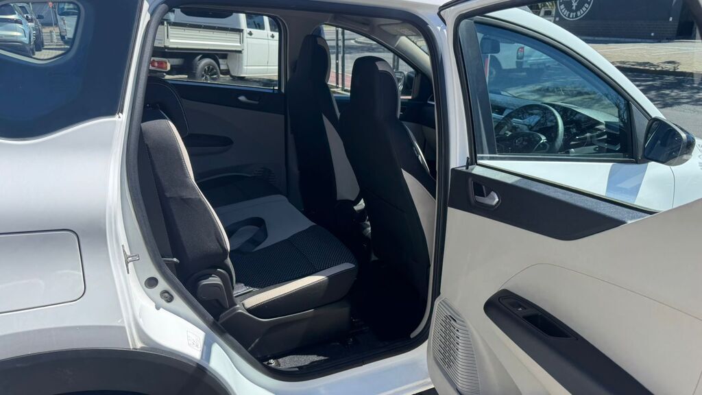 RENAULT TRIBER TRIBER 1.0 PRESTIGE AMT - 11
