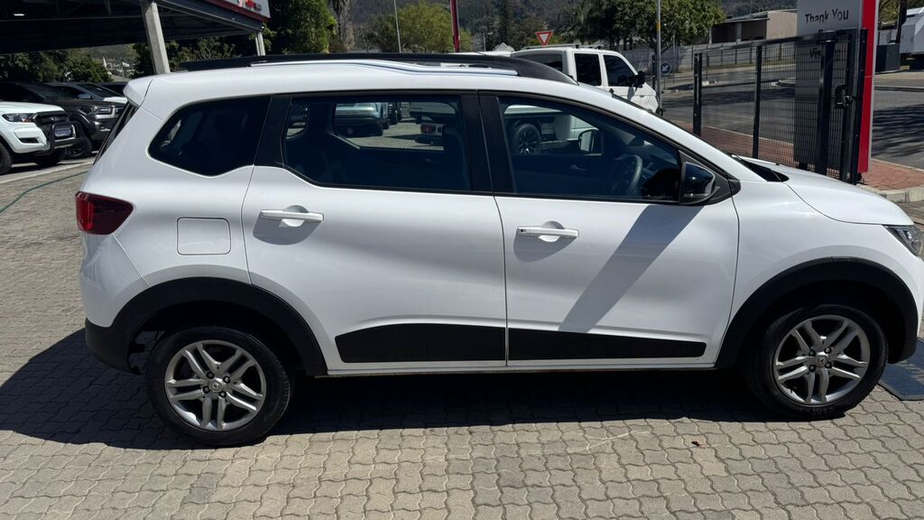 RENAULT TRIBER TRIBER 1.0 PRESTIGE AMT - 6