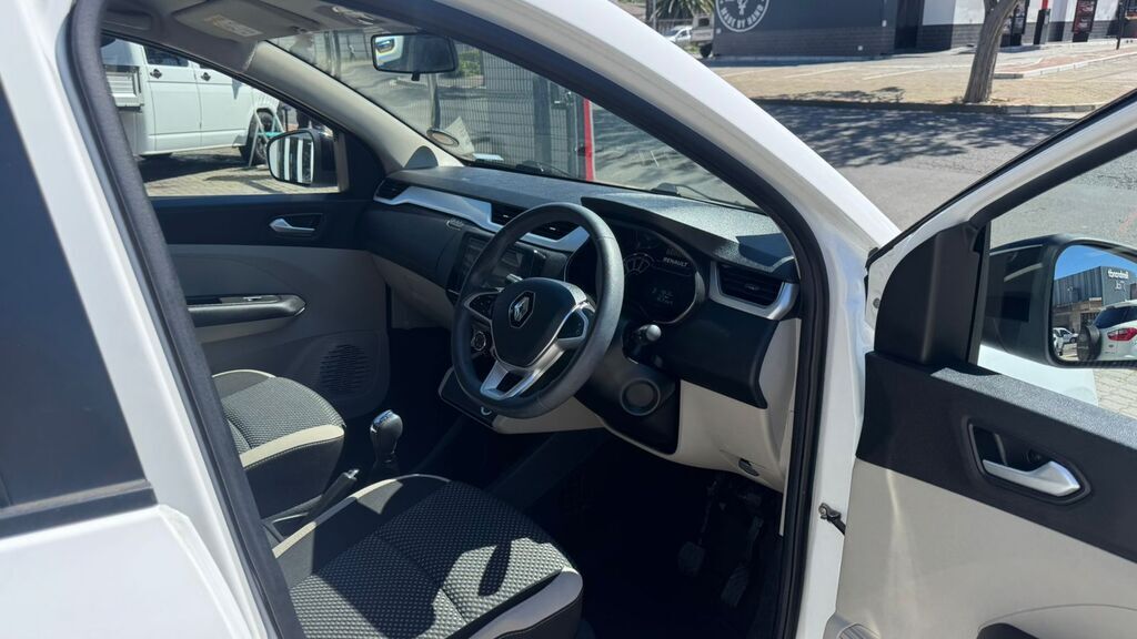RENAULT TRIBER TRIBER 1.0 PRESTIGE AMT - 9