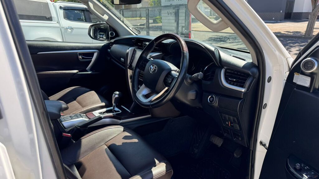 TOYOTA FORTUNER FORTUNER 2.8GD-6 R/B A/T - 11