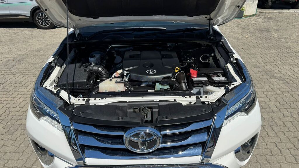 TOYOTA FORTUNER FORTUNER 2.8GD-6 R/B A/T - 12