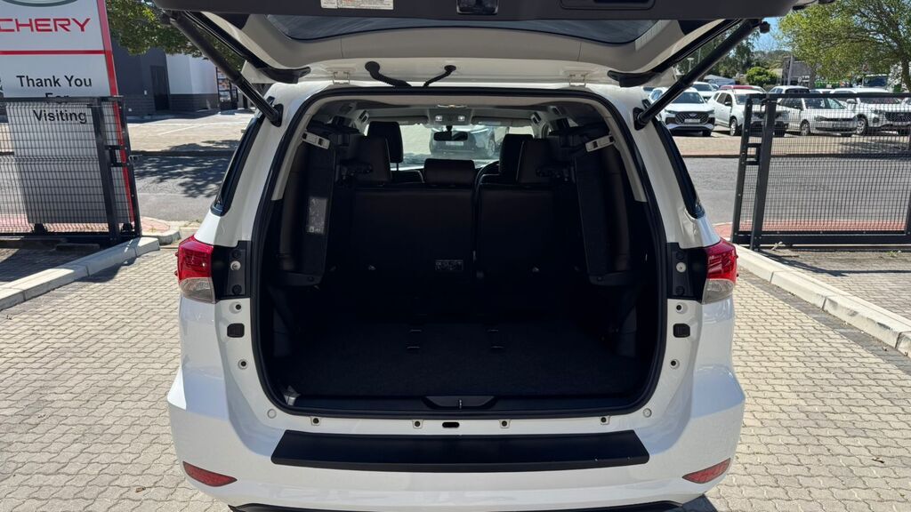 TOYOTA FORTUNER FORTUNER 2.8GD-6 R/B A/T - 7