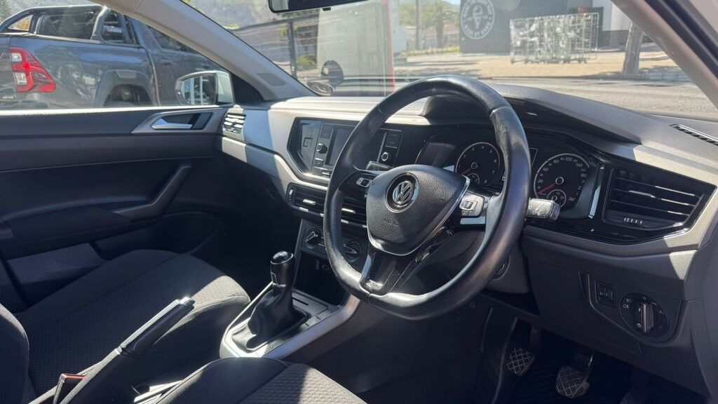 VOLKSWAGEN POLO POLO 1.0 TSI COMFORTLINE