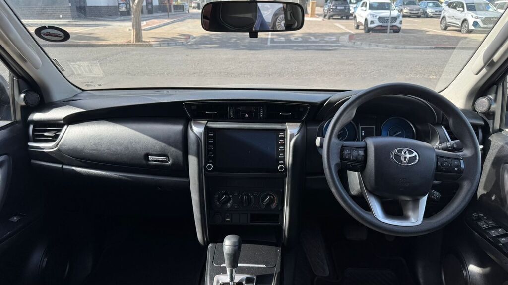 TOYOTA FORTUNER FORTUNER 2.4GD-6 R/B A/T - 10