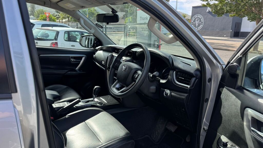 TOYOTA FORTUNER FORTUNER 2.4GD-6 R/B A/T - 11