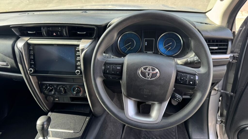 TOYOTA FORTUNER FORTUNER 2.4GD-6 R/B A/T - 12