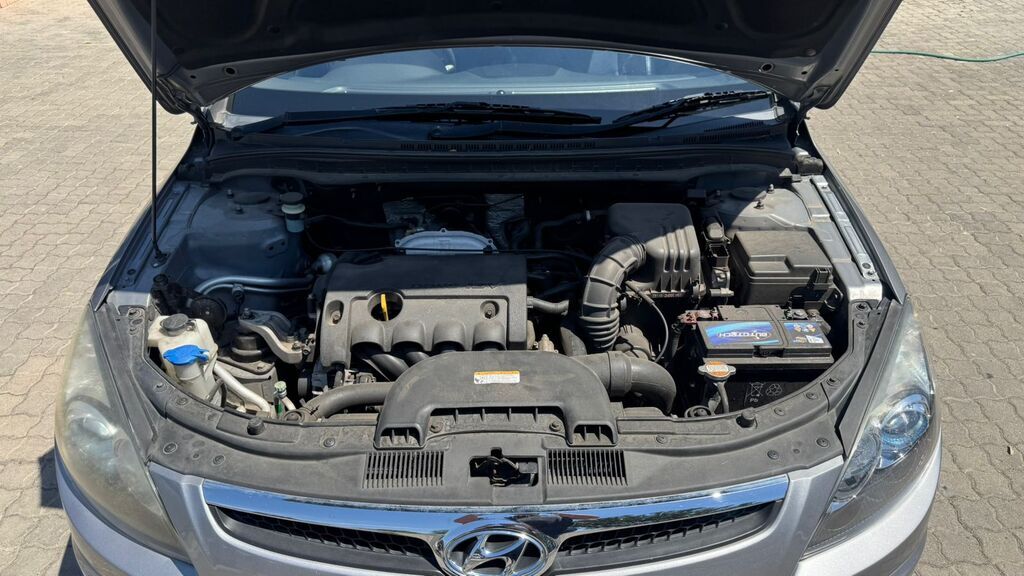 HYUNDAI I30 i30 1.6 - 10