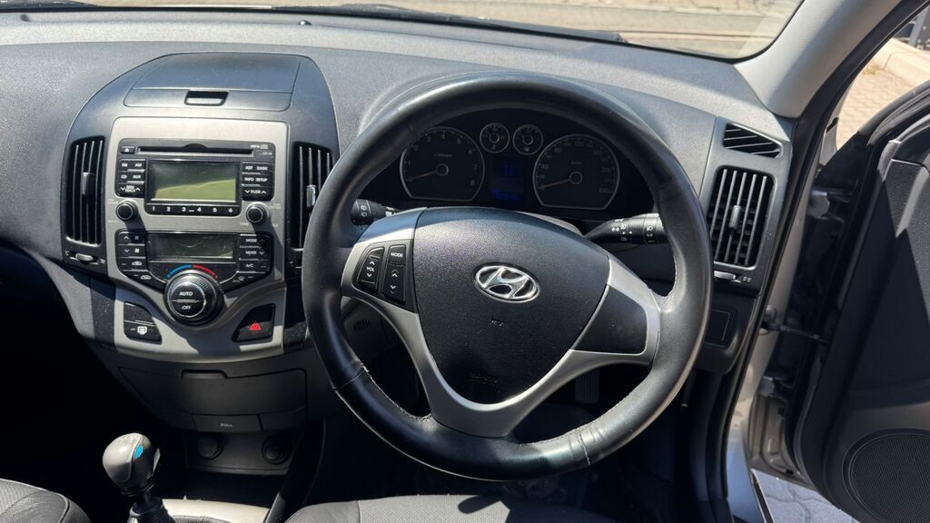 HYUNDAI I30 i30 1.6 - 11