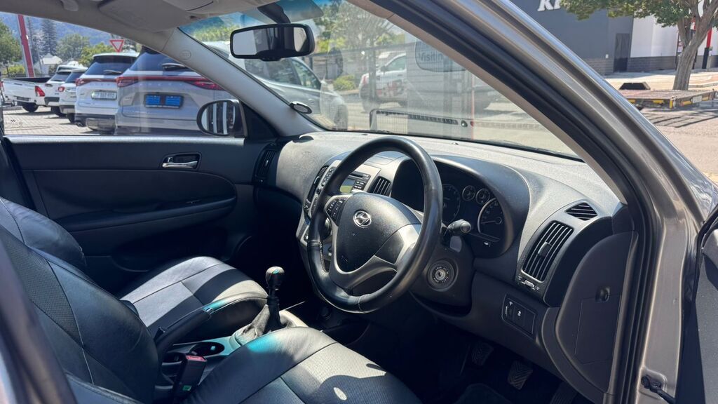 HYUNDAI I30 i30 1.6 - 12