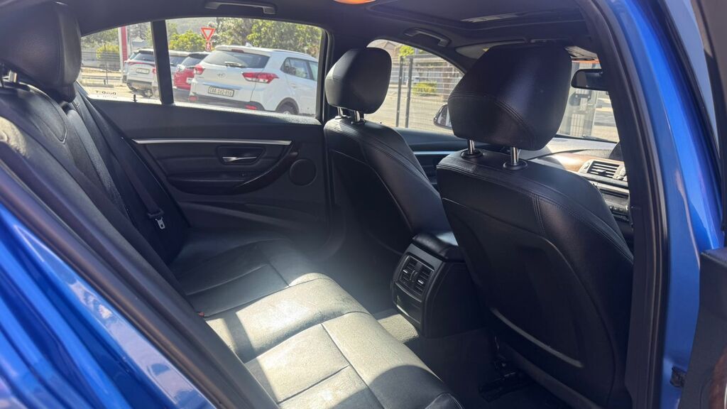 BMW 3 SERIES 320D M SPORT A/T (F30) - 11
