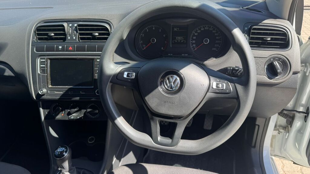 VOLKSWAGEN POLO VIVO POLO VIVO 1.4 COMFORTLINE (5DR) - 11
