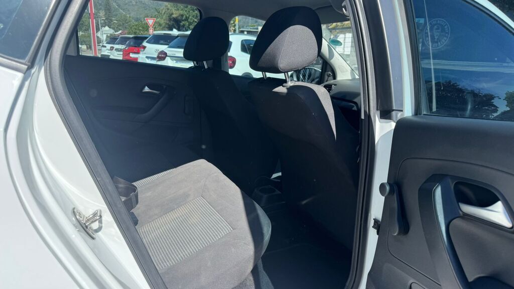 VOLKSWAGEN POLO VIVO POLO VIVO 1.4 COMFORTLINE (5DR) - 9