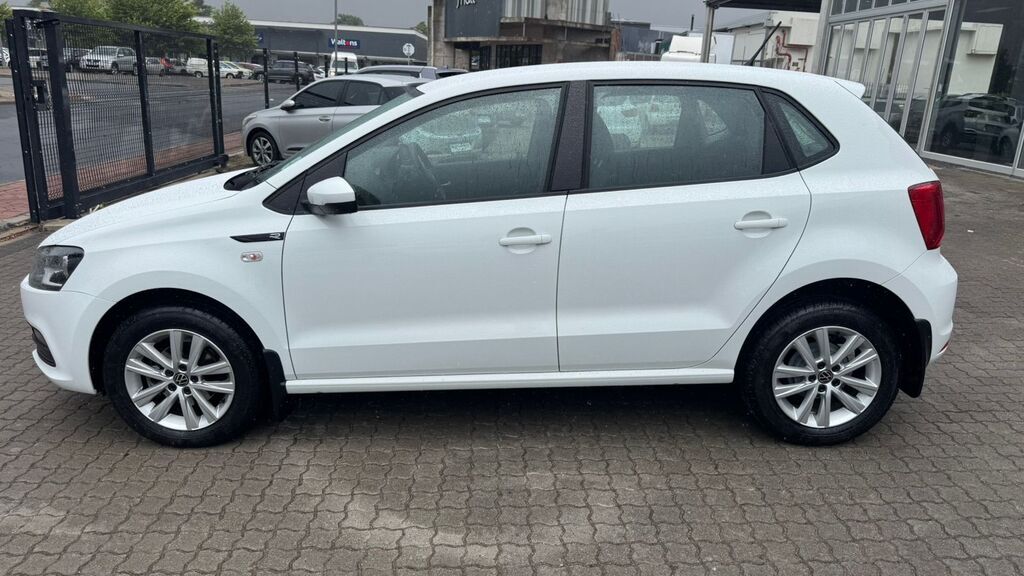 VOLKSWAGEN POLO VIVO POLO VIVO 1.6 COMFORTLINE TIP (5DR) - 2