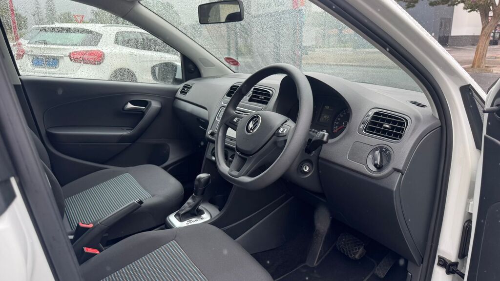 VOLKSWAGEN POLO VIVO POLO VIVO 1.6 COMFORTLINE TIP (5DR) - 9