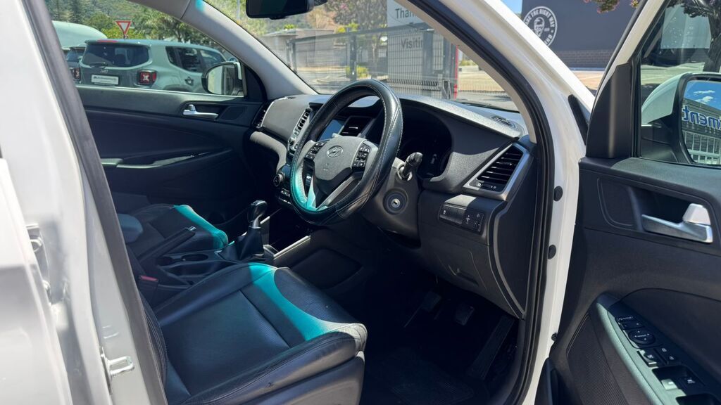 HYUNDAI TUCSON TUCSON 1.7 CRDi EXECUTIVE - 12