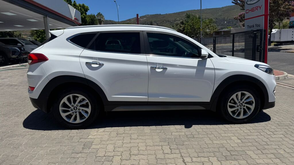 HYUNDAI TUCSON TUCSON 1.7 CRDi EXECUTIVE - 4