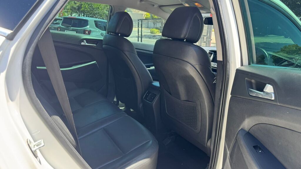 HYUNDAI TUCSON TUCSON 1.7 CRDi EXECUTIVE - 8