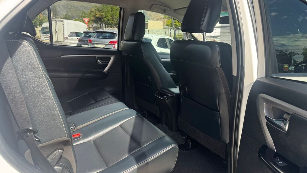 TOYOTA FORTUNER FORTUNER 2.4GD-6 4X4 A/T