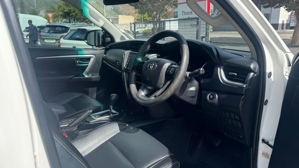 TOYOTA FORTUNER FORTUNER 2.4GD-6 4X4 A/T