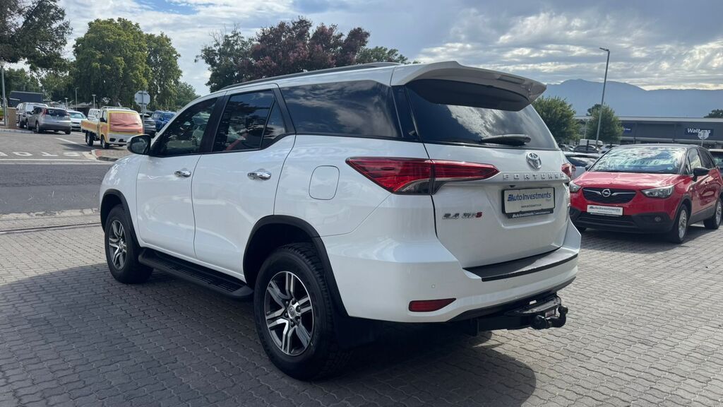 TOYOTA FORTUNER FORTUNER 2.4GD-6 4X4 A/T