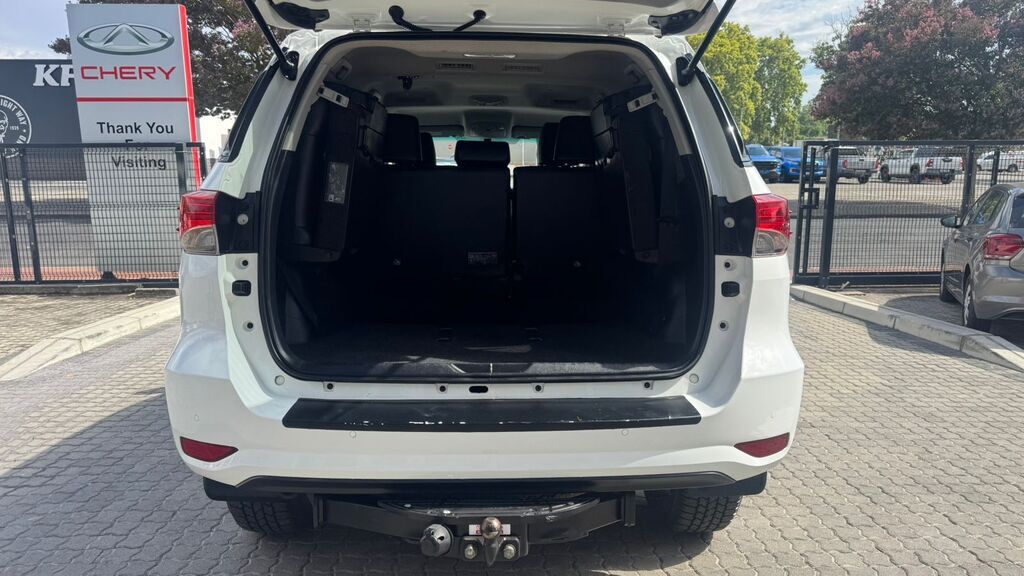 TOYOTA FORTUNER FORTUNER 2.4GD-6 4X4 A/T