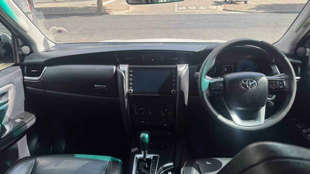 TOYOTA FORTUNER FORTUNER 2.4GD-6 4X4 A/T