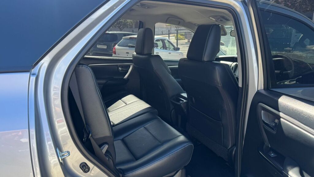 TOYOTA FORTUNER FORTUNER 2.4GD-6 R/B A/T