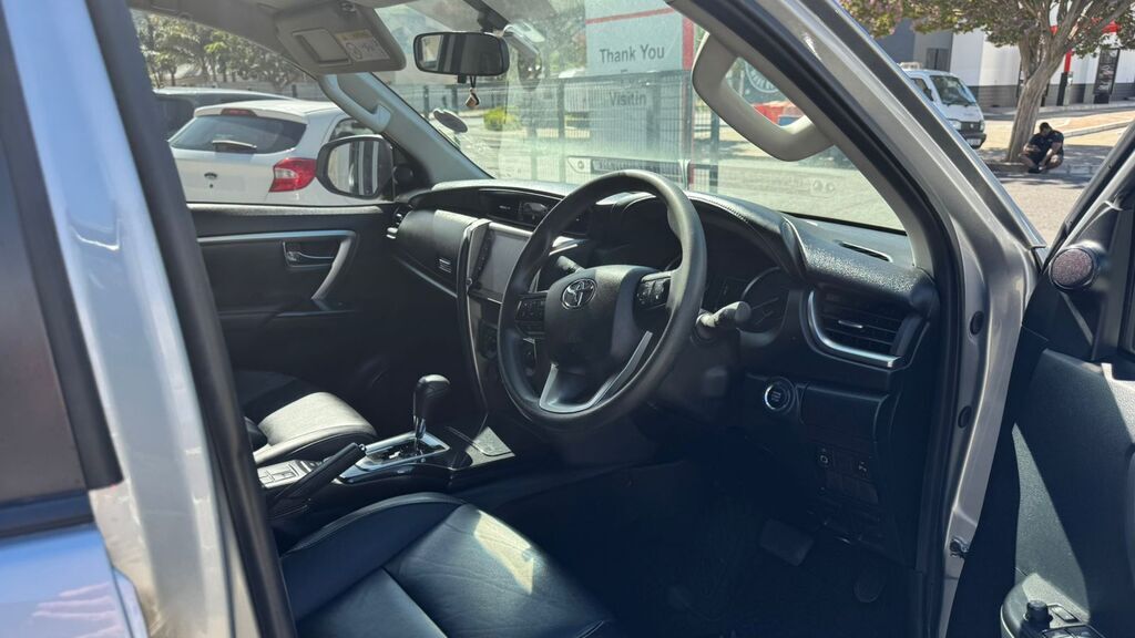 TOYOTA FORTUNER FORTUNER 2.4GD-6 R/B A/T