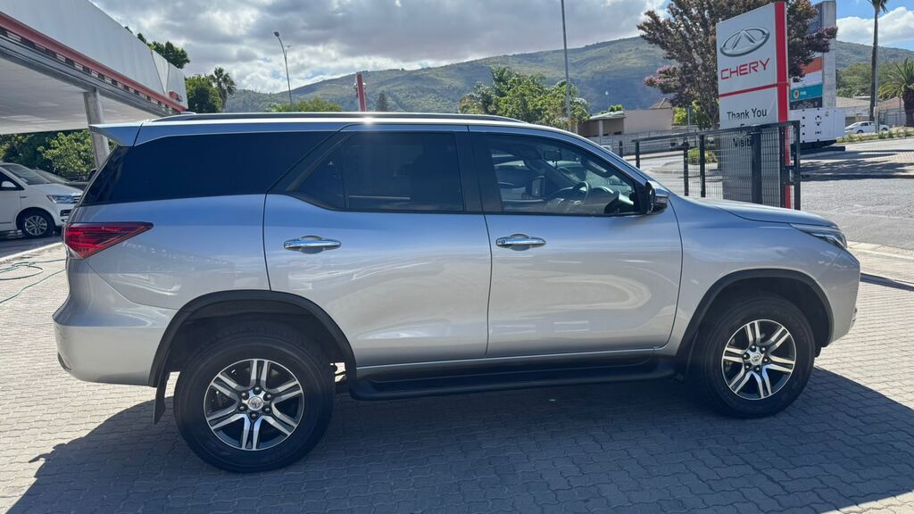 TOYOTA FORTUNER FORTUNER 2.4GD-6 R/B A/T