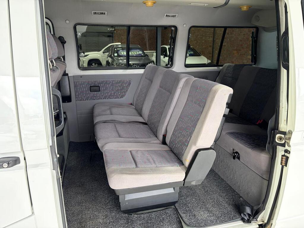 VOLKSWAGEN KOMBI AND MICROBUS MICROBUS 2.3 P/S - 7